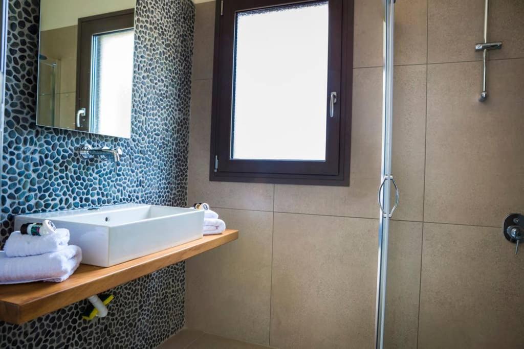 New Villa Blue with private pool at Trapezaki Livathos  Esterno foto